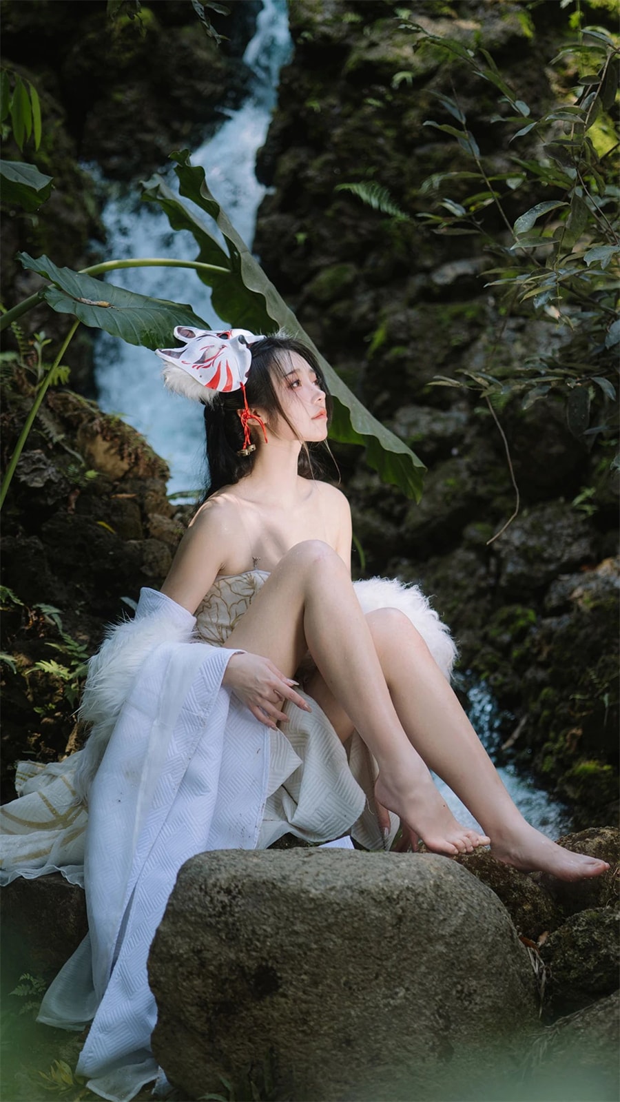 走路摇zlycosplay逆水寒白狐