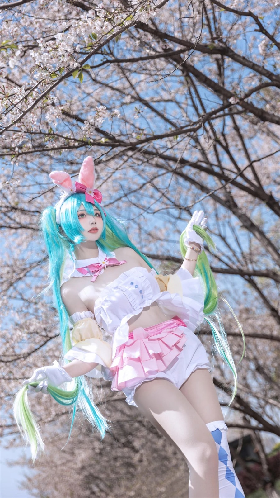墨色的团子_墨舒cosplay初音未来