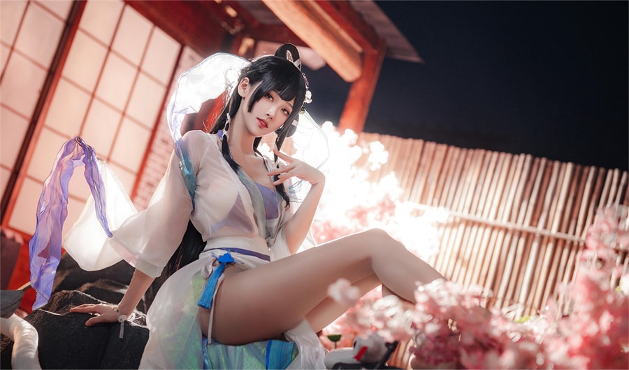 比比骨骼精 QwQ cosplay  95式白蛇