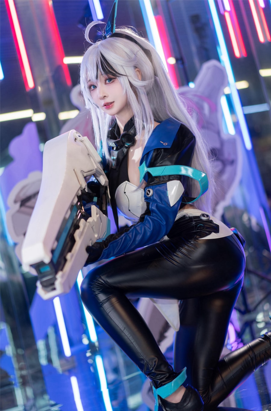 叉子宝宝cos阿塔提斯美图